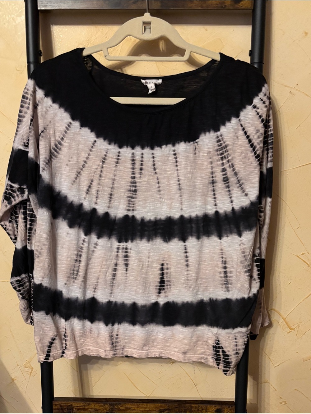 Soft Joie Size S Black and White Tie-Dye Scoop Neck Top